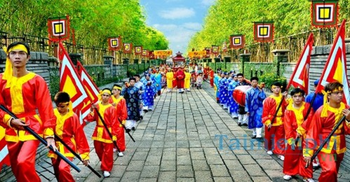 download van khan den hung