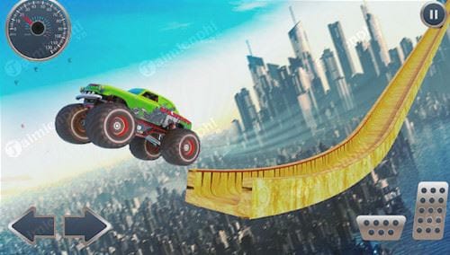 mega ramp monster truck racing